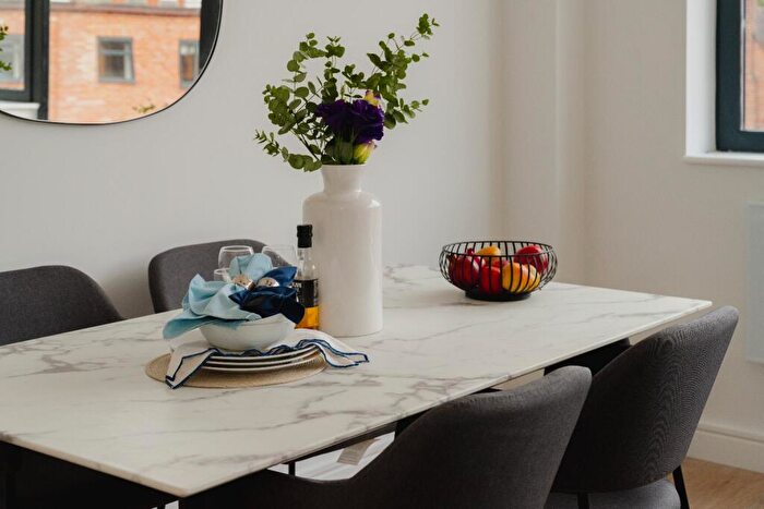 1 Bedroom Ground Maisonette To Rent In Roebuck Close, Reigate - Allocated Parking, RH2