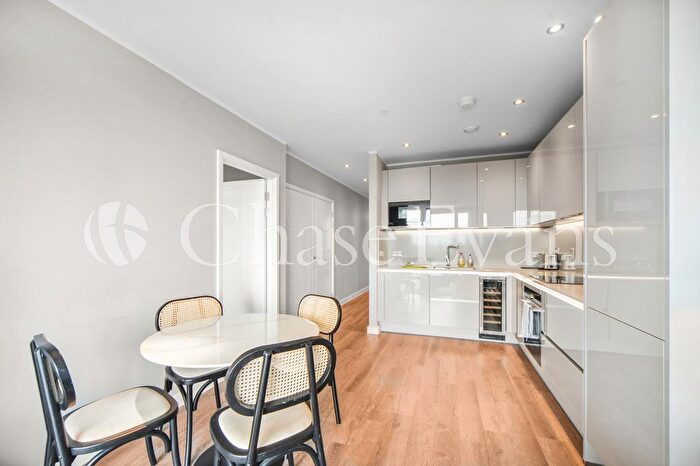 3 Bedroom Flat To Rent In Olympic Park Avenue, London, E20