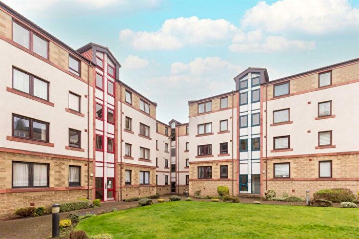 2 Bedroom Flat To Rent In Dalgety Road, Meadowbank, Edinburgh, EH7