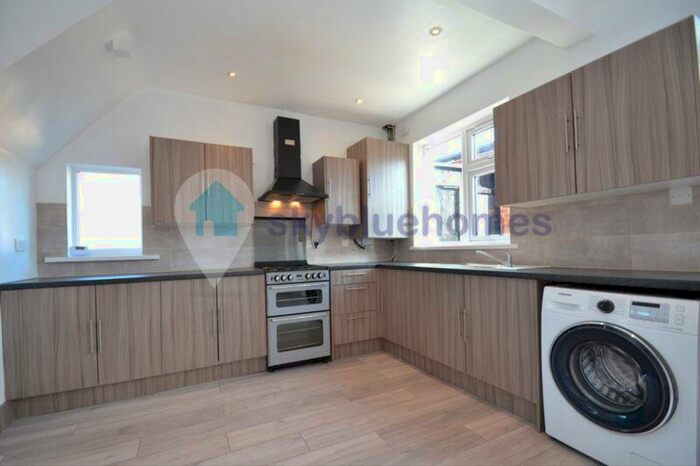 3 Bedroom House To Rent In Sandy Rise, Wigston, LE18