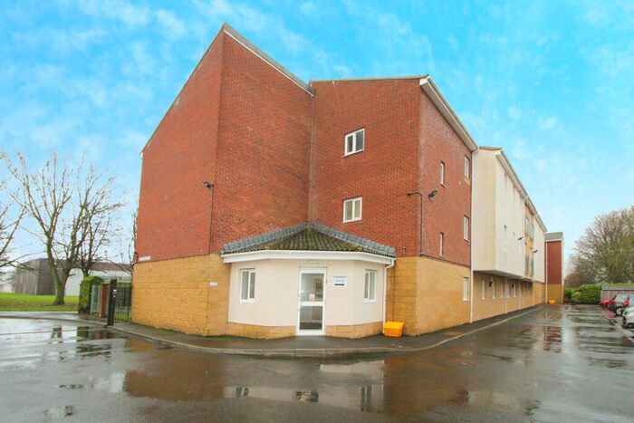 2 Bedroom Flat For Sale In Cromwell Court, Blyth, NE24