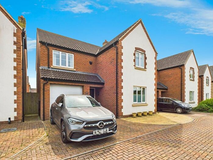 4 Bedroom Detached House For Sale In Whittucks Road, Hanham, Bristol, BS15