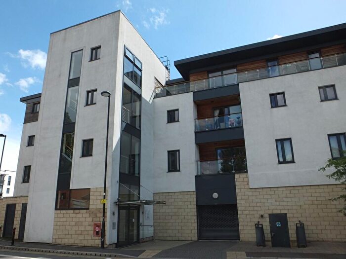 2 Bedroom Apartment To Rent In Abbey End, Kenilworth, CV8