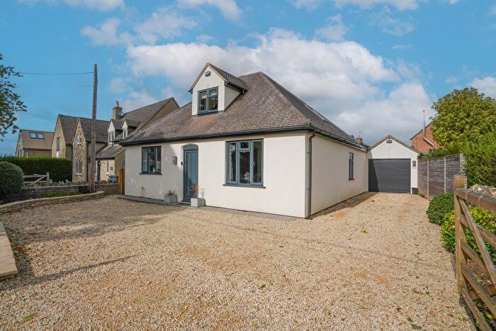 4 Bedroom Detached House For Sale In Peaks Lane, Stonesfield, OX29