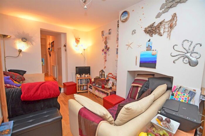1 Bedroom Flat To Rent In Church Road, Teddington TW11