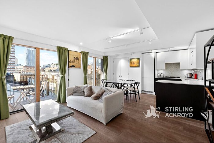 3 Bedroom Flat To Rent In Pitfield Street, Shoreditch, London, N1