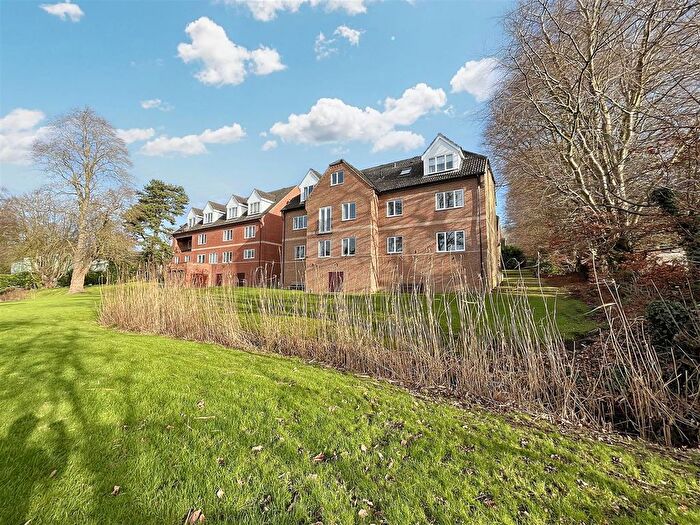 2 Bedroom Flat For Sale In The Waterside, Hellesdon, Norwich, NR6
