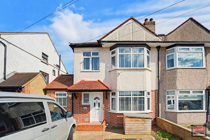 3 Bedroom Semi Detached House For Sale In Brightside Avenue, Staines-Upon-Thames, TW18
