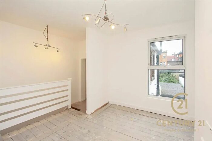 1 Bedroom Maisonette To Rent In Warwick Road, UB7