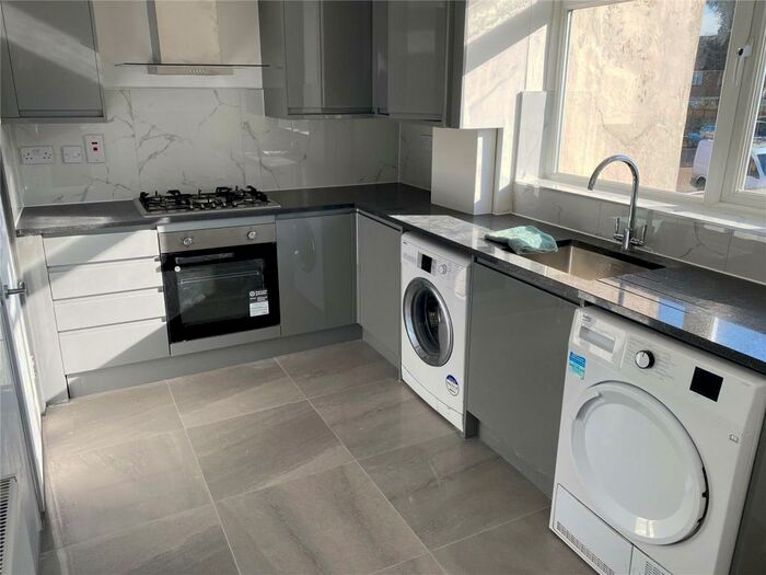 2 Bedroom Apartment To Rent In Westway, Caterham, Surrey, CR3