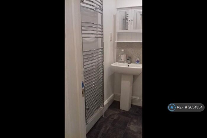 2 Bedroom Flat To Rent In West End Lane, London, NW6