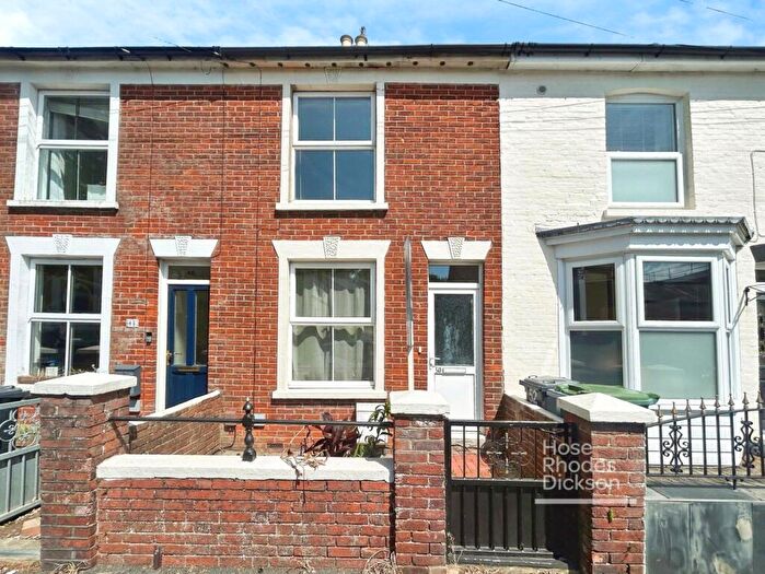 2 Bedroom Terraced House To Rent In Victoria Road, Cowes, Isle Of Wight, PO31