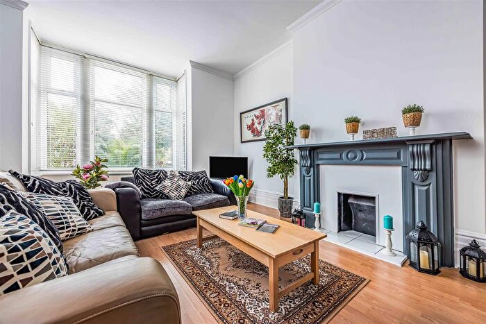 2 Bedroom Flat To Rent In Craneswater Park, Southsea, PO4