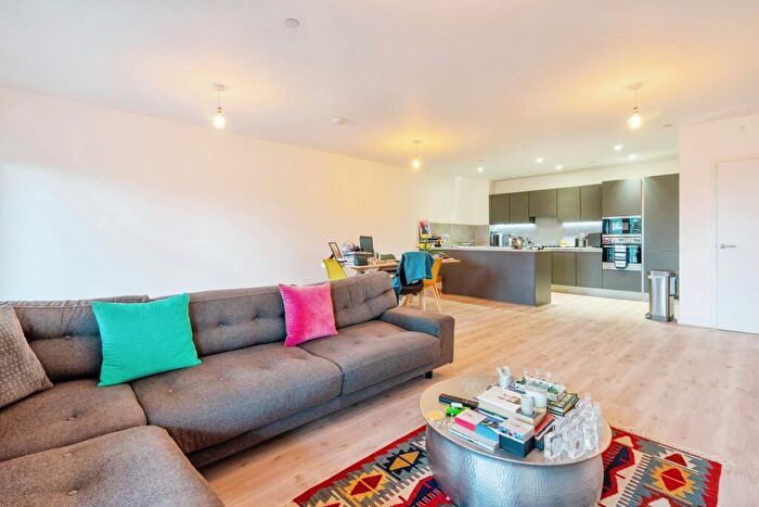2 Bedroom Apartment For Sale In Ironworks Way, London, E13