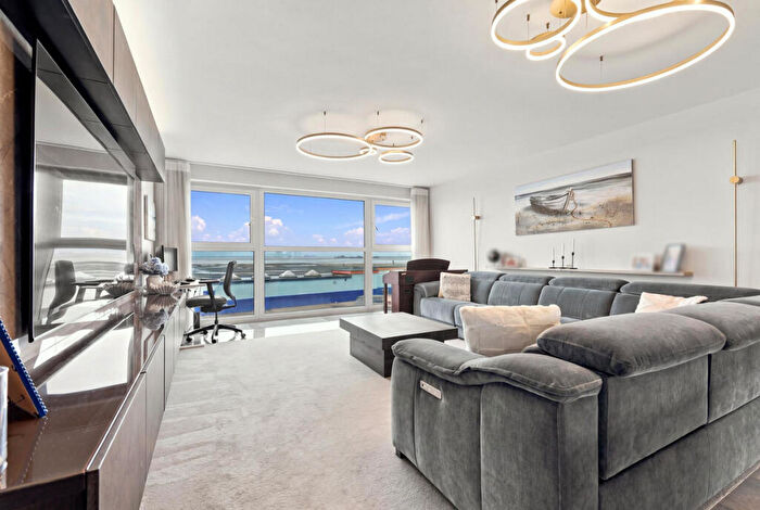 2 Bedroom Apartment For Sale In Eastern Esplanade, Southend-on-Sea, SS1