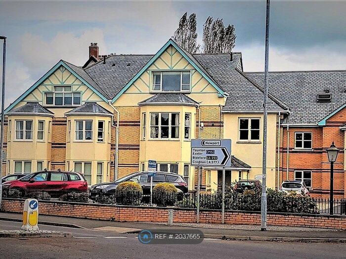 1 Bedroom Flat To Rent In Lynwood House, Barnstaple, EX32