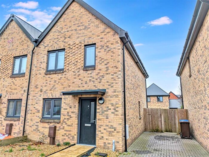 2 Bedroom Semi Detached House For Sale In Cinders Lane, Yapton, BN18