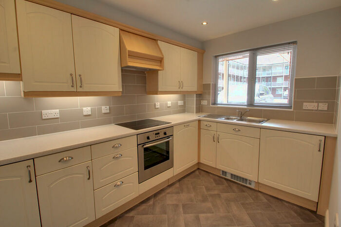 2 Bedroom Apartment To Rent In Coach House Court, Loughborough, LE11