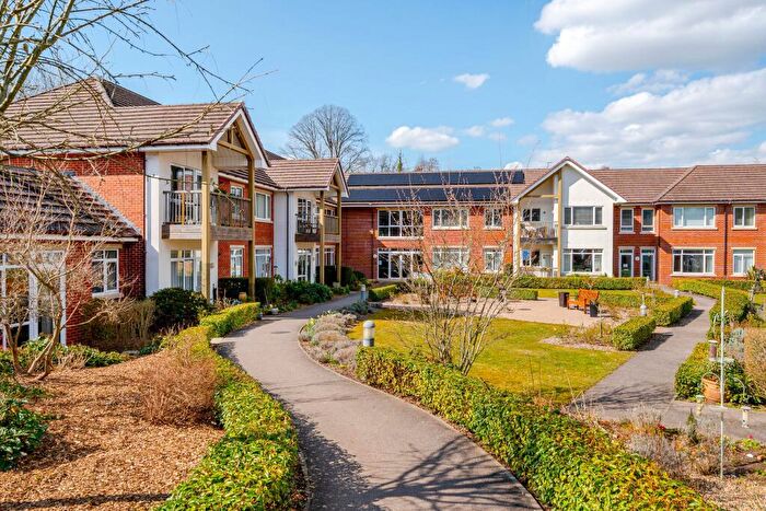 1 Bedroom Retirement Property For Sale In Medway House, Charters Village Drive, East Grinstead, RH19