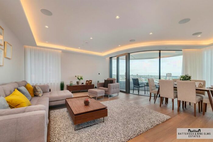 3 Bedroom Flat To Rent In The Corniche, Tower One, SE1