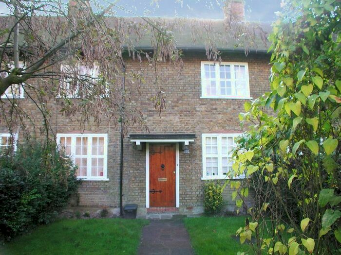 2 Bedroom Cottage To Rent In Asmuns Place, Hampstead Garden Suburb NW11