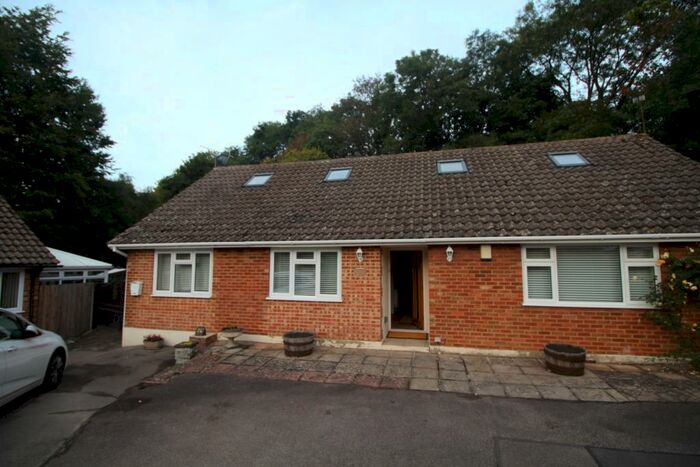 3 Bedroom Bungalow To Rent In Hillside Farningham, DA4