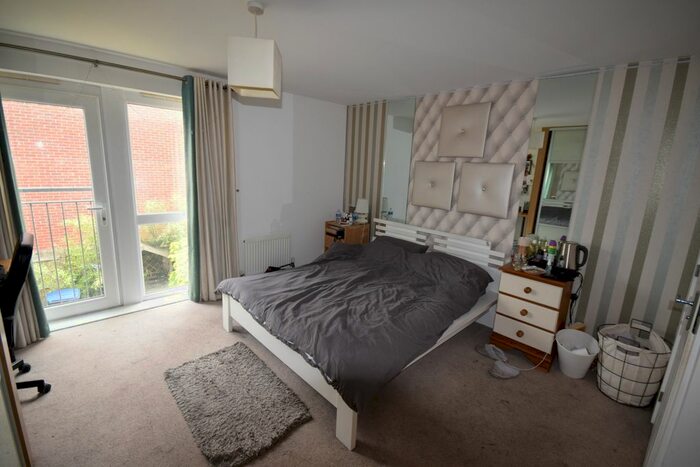 4 Bedroom Terraced House To Rent In Aviation Avenue, Hatfield, AL10