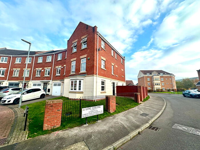 4 Bedroom Town House For Sale In Long Furlong, Penistone, Barnsley, S36
