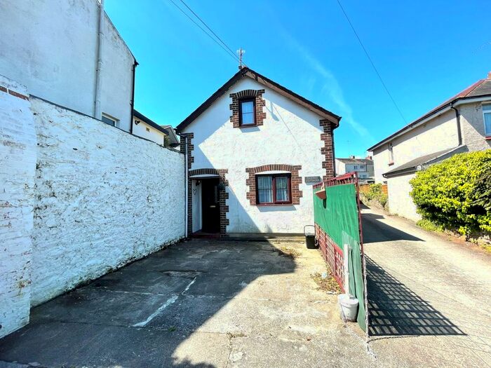 1 Bedroom End Of Terrace House To Rent In Hartop Road, Torquay, TQ1