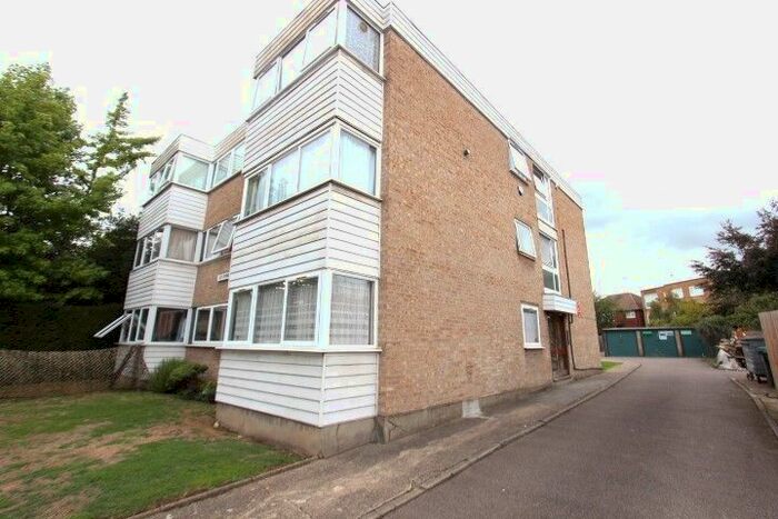 2 Bedroom Flat To Rent In Truro Road, London, N22