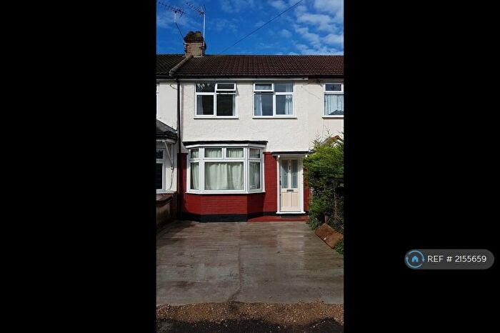 3 Bedroom Terraced House To Rent In Recreation Avenue, Romford, RM7