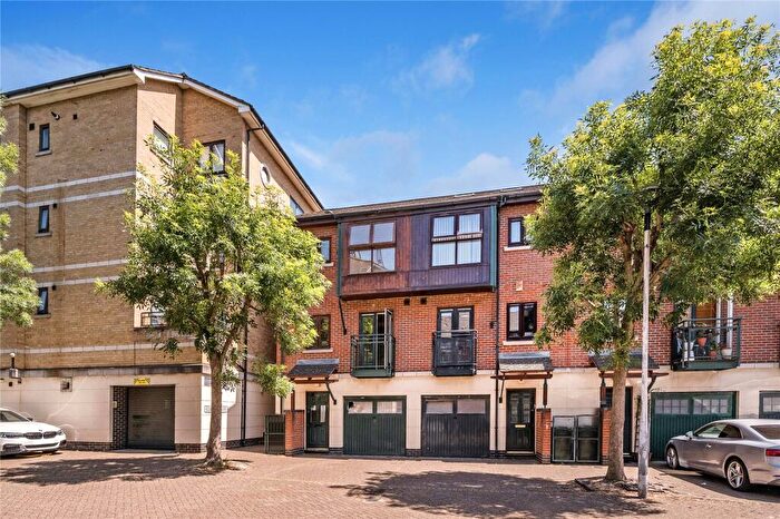 3 Bedroom Terraced House For Sale In Southey Mews, London, E16