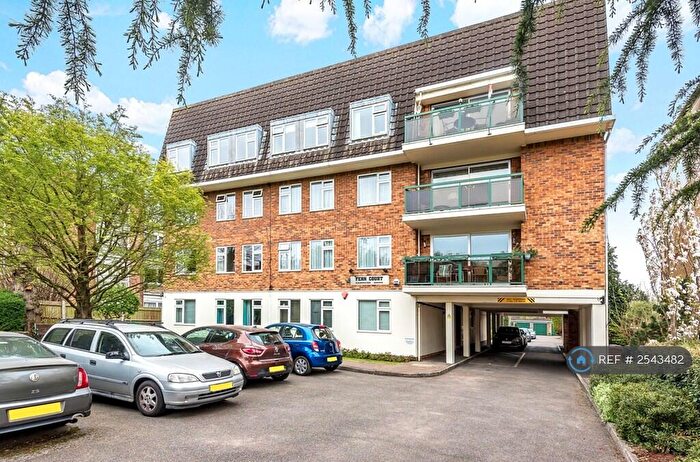 2 Bedroom Flat To Rent In Fern Court, Beckenham, BR3