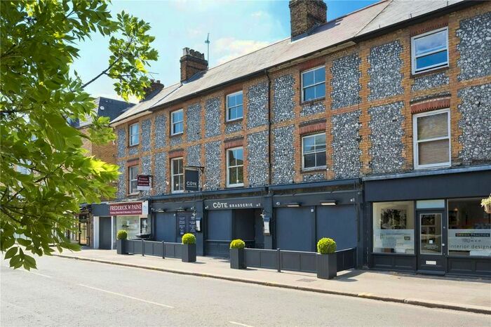 1 Bedroom Flat To Rent In Heather Place, Esher, Surrey, KT10