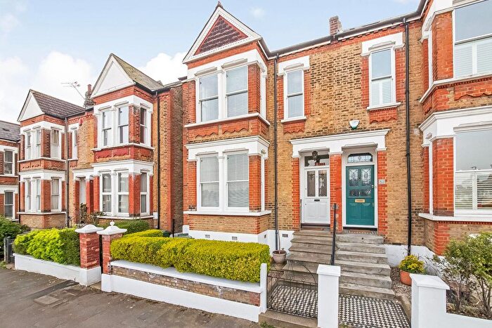 4 Bedroom Semi Detached House For Sale In Lamberhurst Road, West Norwood, London, SE27