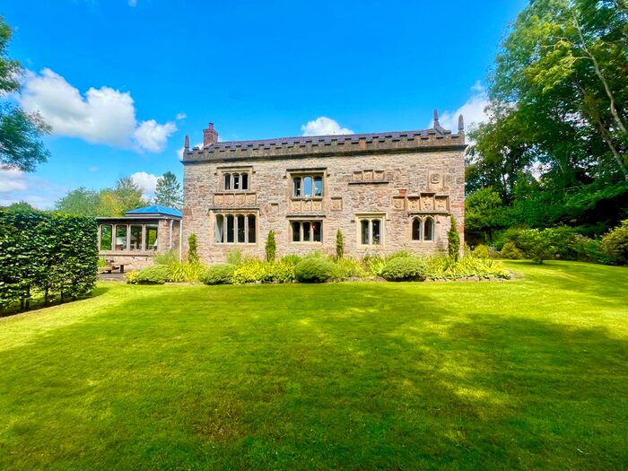 4 Bedroom Detached House For Sale In Pilgrims Way, Chew Stoke, Bristol, BS40