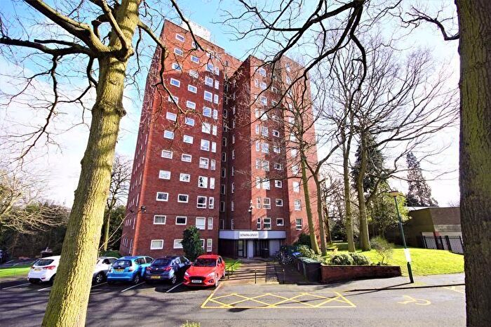 1 Bedroom Flat For Sale In Wake Green Park, Moseley, Birmingham, B13