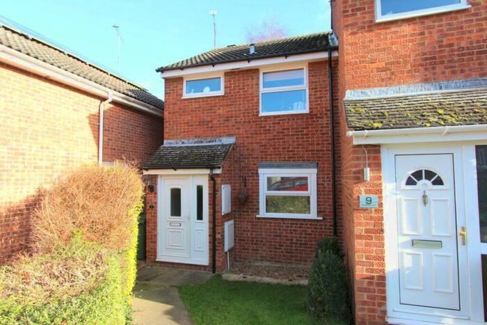 2 Bedroom House To Rent In Kendal Gardens, Linslade, LU7
