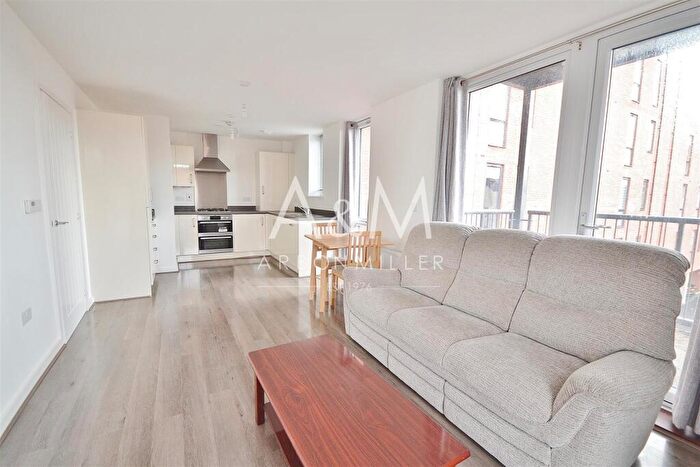 1 Bedroom Flat For Sale In Sonar House, Hainault, IG6