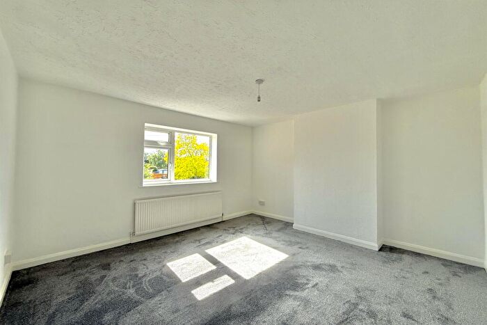 1 Bedroom Flat To Rent In Wakering Avenue, Shoeburyness, SS3