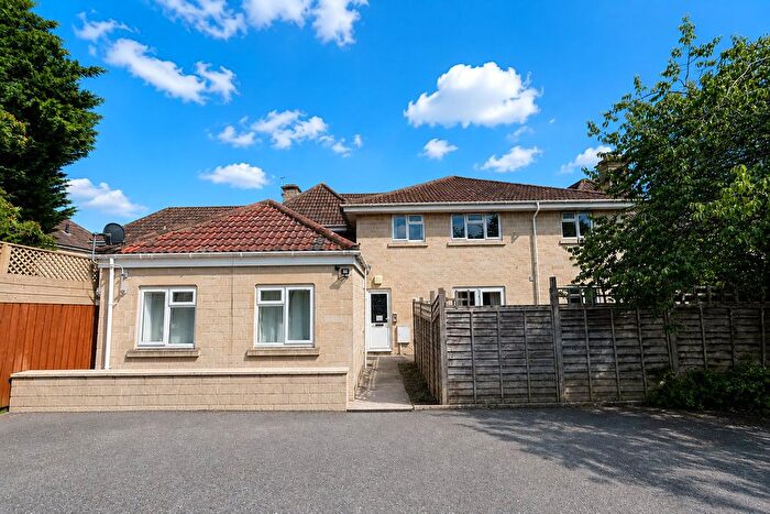 2 Bedroom Flat For Sale In Avonfield Avenue, Bradford, BA15