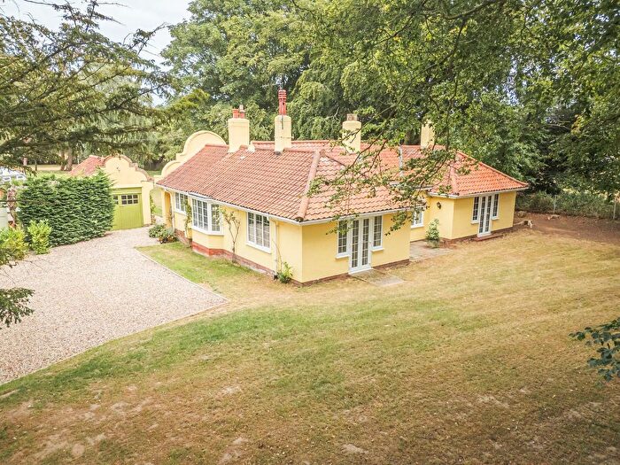 4 Bedroom Detached House For Sale In Trunch Road, Mundesley, NR11