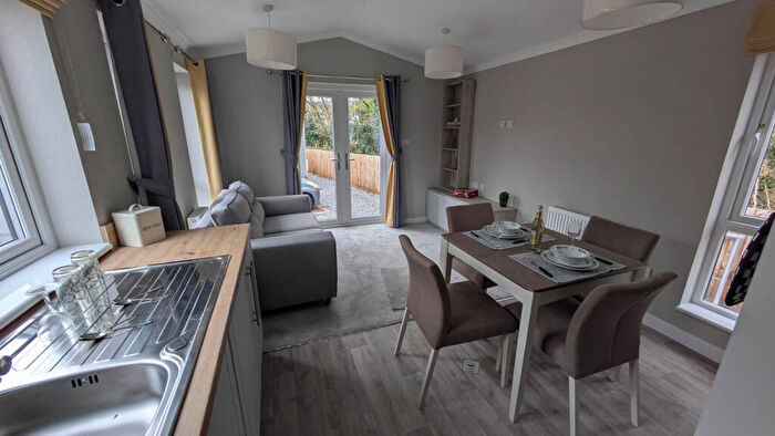 1 Bedroom Park Home For Sale In Swansea, Wales, SA5