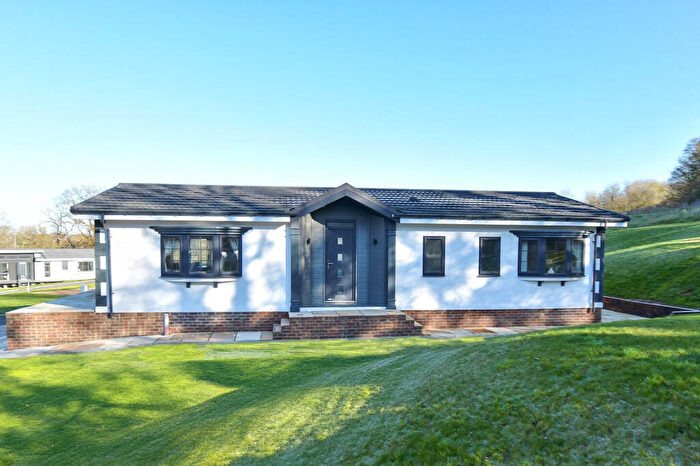 2 Bedroom Park Home For Sale In Newport, Isle Of Wight, PO30