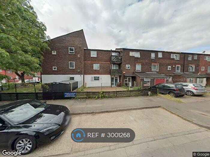 2 Bedroom Flat To Rent In Maple Road, Hayes, UB4