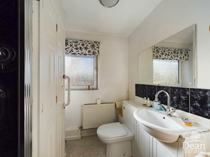 2 Bedroom Detached Bungalow For Sale In Woodside Street, Cinderford, GL14