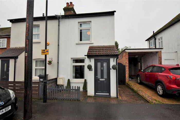 2 Bedroom Semi-Detached House To Rent In New Road, Hanworth, TW13