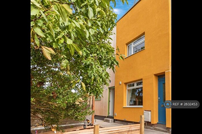 3 Bedroom Terraced House To Rent In Clifton View, Bristol, BS3