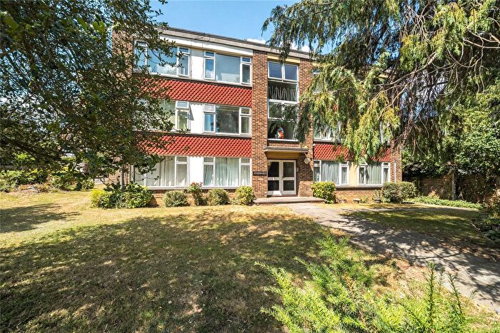 1 Bedroom Flat For Sale In Willow Grove, Chislehurst, BR7
