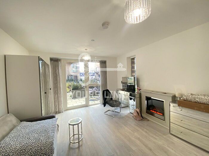 2 Bedroom Flat To Rent In Shearwater Drive, London, NW9